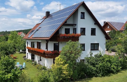 Vestenbergsgreuth Apartment | Gemütliches 78qm Feriendomizil mit Terrasse, kostenfreies WLAN, viel Natur