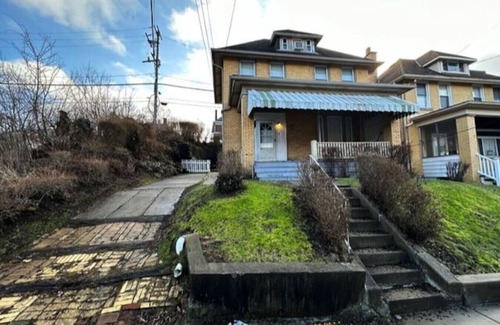 Brentwood House | Gem house in the Pittsburgh suburbs