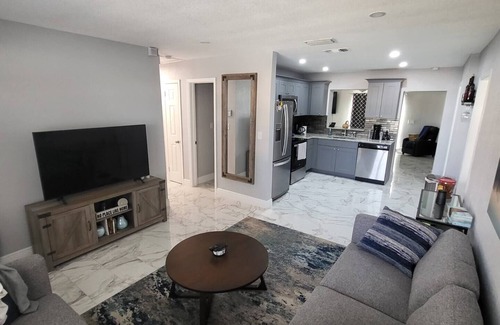 St. Petersburg - Clearwater House | Gem in Central Location to Dtown St Pete and Tampa