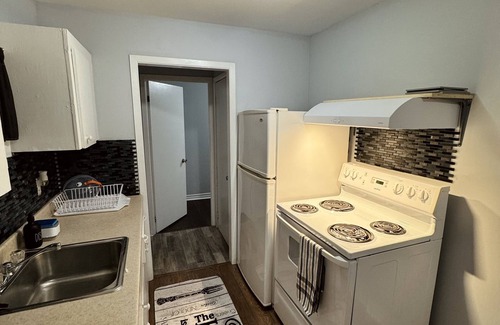Mount Pearl Apartment | Gem in Da Pearl - Cozy, Clean 2 Bedroom Basement Apartment. 1 Queen & 2 Dbl Beds