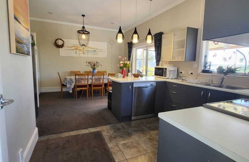 Whanganui Villa | Gem on Bastia Hill