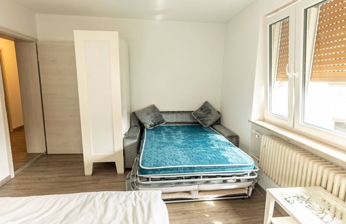 Hollfeld House | Gemeinschaftunterkunft 1 - Zi. 6 + 7 - DZ mit 1 Schlafsofa - Gasthof Schrenker