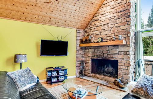 Presque Isle House | Gemstone Getaway