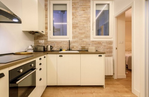 San Francisco Apartment | General Castillo apartment with WIFI
