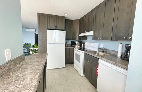 Bolongo Bay Condo | GENERATOR! Ocean-Front Siren's Point - Next to Pool!