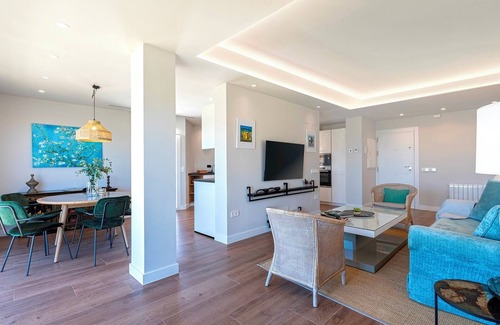 El Palo Apartment | Genteel Home Elcano Terrace