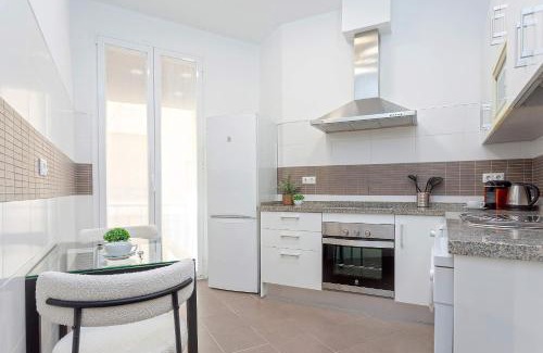 Centro Comercial Apartment | Genteel Home Manuel de Sandoval