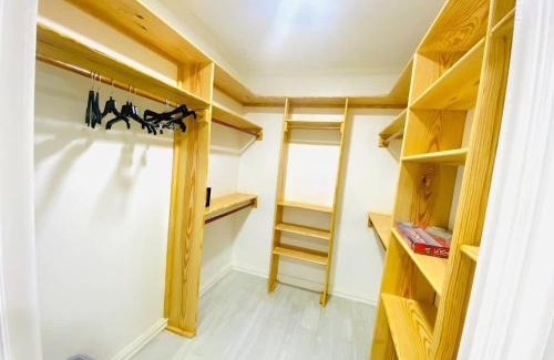 Georgetown House | Gentlemen's Suite - 3 Bedroom