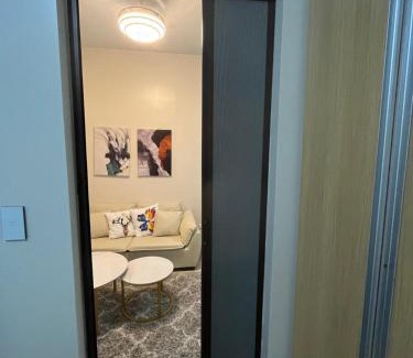 Tambo Apartment | GENTRY MANOR fast WiFi,Balcony near Okada,MOA&NAIA 8Q