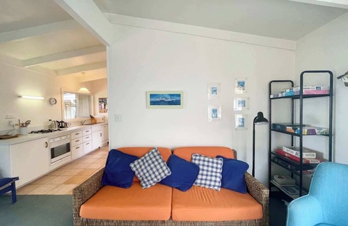 Surfdale House | Genuine Kiwi Bach | Stay Waiheke