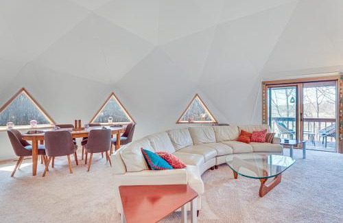 North Freedom House | Geodesic Dome House 18 Acres on Baraboo River!