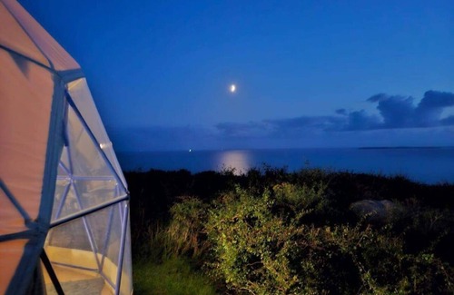 Llanybri Cabin | Geodome Glamping with sea views near Pendine