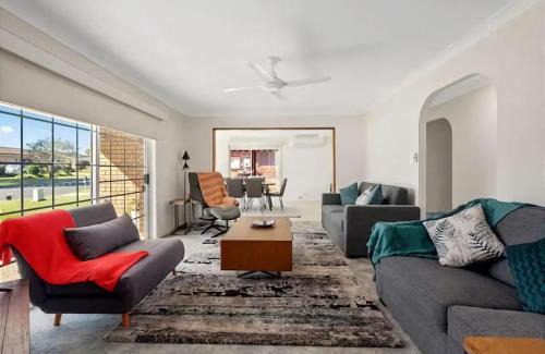 Urunga House | Geoff and Mary s