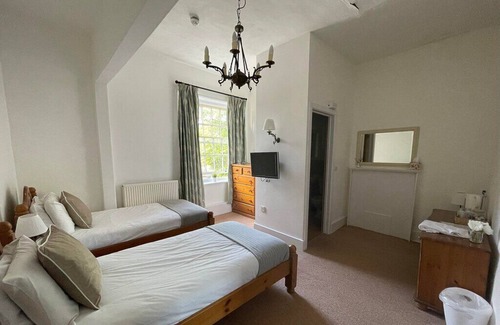 Warnford Bed & Breakfast | george & falcon