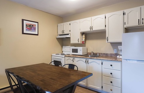 Steady Brook Cottage | Georges Mountain Village