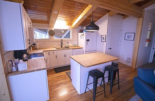 Georgetown House | Georgetown Lake Views! Discovery Ski Area and Lake Shore Minutes Away! Hot Tub!