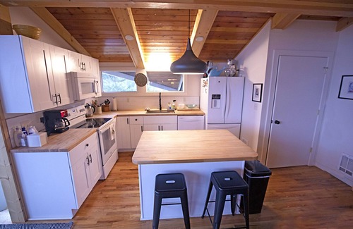 Georgetown House | Georgetown Lake Views! Discovery Ski Area and Lake Shore Minutes Away! Hot Tub!