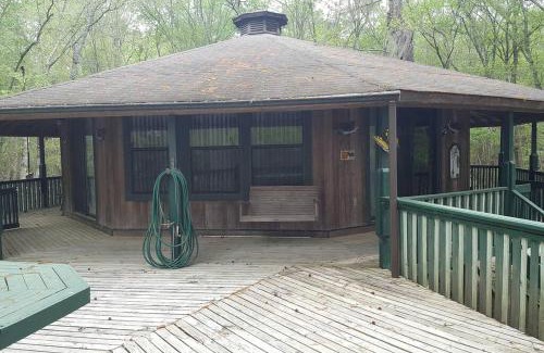 Claxton House | Georgia's Family-Friendly Octagon Cabin Getaway in Claxton