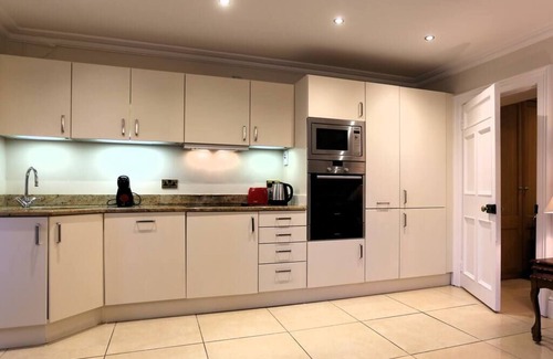 Grand Canal Dock Apartment | Georgian Elegance - Dublin2. Near Grand Canal Dock