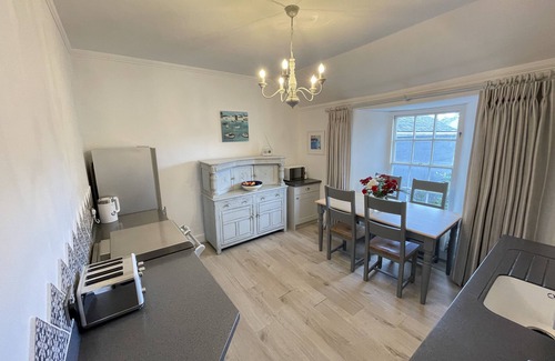 Chysauster Apartment | Georgian Penthouse - Private terrace & parking