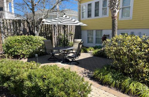 Savannah Beach Hotel | Georgianne Suite Five