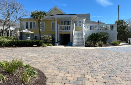 Savannah Beach Hotel | Georgianne Suite Five