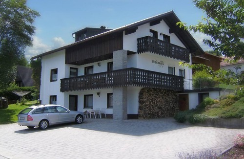 Geyersberg Apartment | Geräumige, 80qm große Ferienwohnung in ruhiger Lage