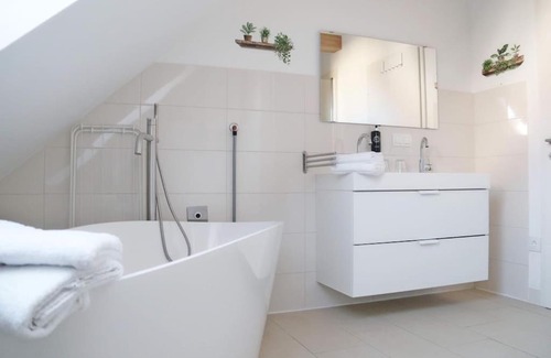 Tattendorf Apartment | geräumige Dachgeschoßwohnung