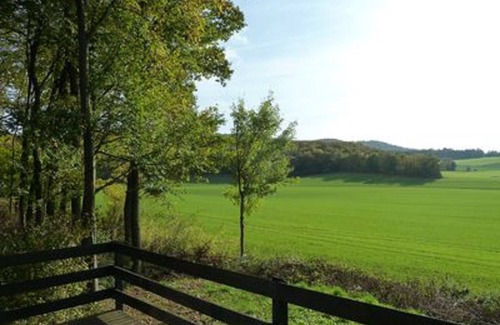 Sulzfeld Apartment | Geräumiges Ferienhaus (70qm) mit Terrasse
