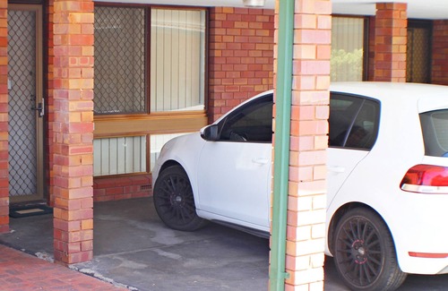 Beresford Apartment | Geraldton Holiday Unit With WIFI and free Internet Movies