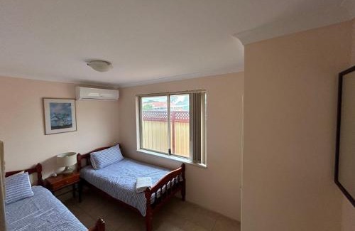 Wonthella House | Geraldton Luxury Vacation Home with free Streaming
