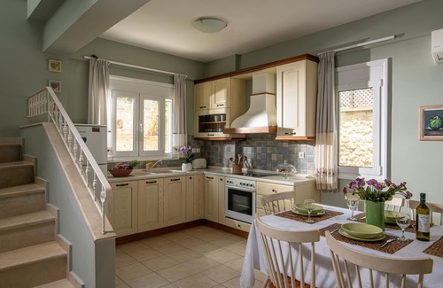 Gerani Villa | Gerani Villas