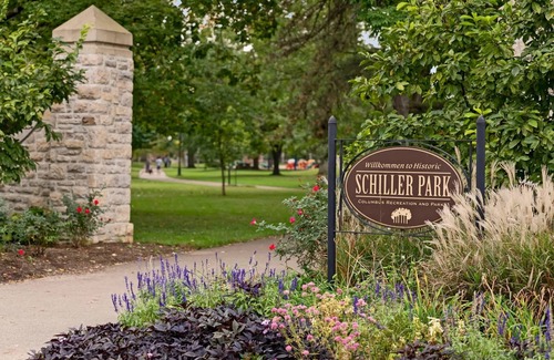 German Village House | German Charm Suites Sleeps 8!