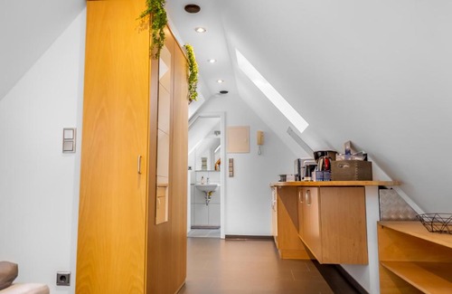 Weststadt Apartment | Gesamte Unterkunft - Büro - Küche - Netflix