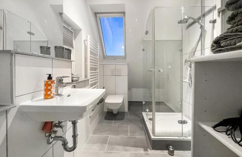 Weststadt Apartment | Gesamte Unterkunft - Büro - Küche - Netflix