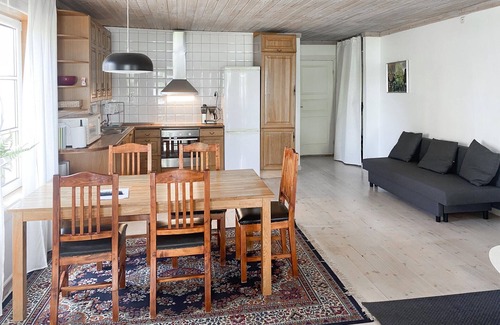 Huskvarna Apartment | Get a breath of fresh sea air at lake Landsjön