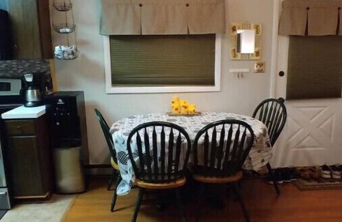 Briar Crest Woods Cabin | Get All the Creature Comforts at the Hideout: Your Home Away from Home!