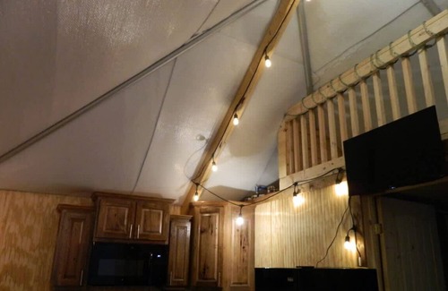 Bryant Cabin | Get InTents indoor pool, hot tub, & more!