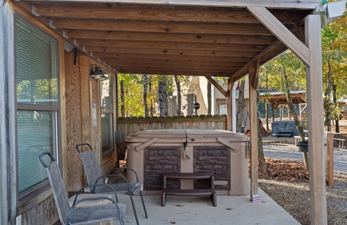 Bryant Cabin | Get InTents indoor pool, hot tub, & more!