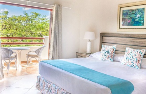 Maynards House | Get Ready for Blissful Getaway! Near Animal Flower Cave! Outdoor Pools, Parking!