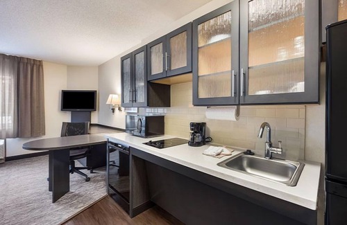 Waukegan House | Get Ready for Blissful Getaway! 2 Convenient Units, Full Kitchen, Pets Allowed!