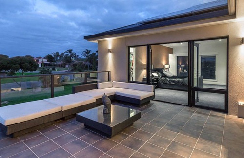 White Sands House | Getaway at River Paradise: Murray Bridge's Ultimate Riverside Retreat