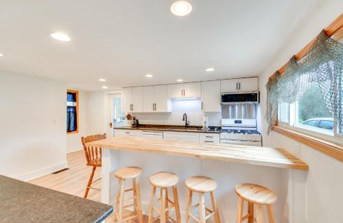 Sodus Point House | Getaway in Sodus Point with Private Yard