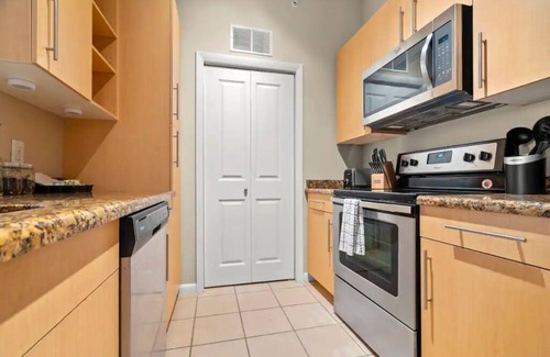 Cityplace Apartment | Getaway In This Spacious Apt w/Work Space & Pool!