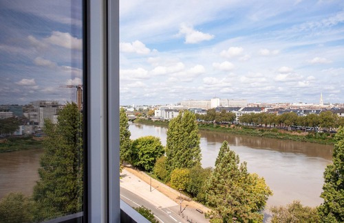Ile de Nantes Palais des Congres Apartment | Getaway on Nantes island overlooking the Loire