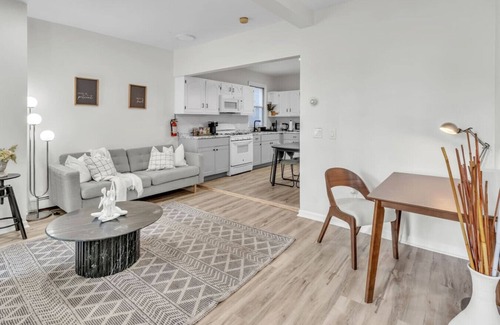 Hackensack River Waterfront Apartment | Getaway Private 2 Bedroom Apt Near NYC