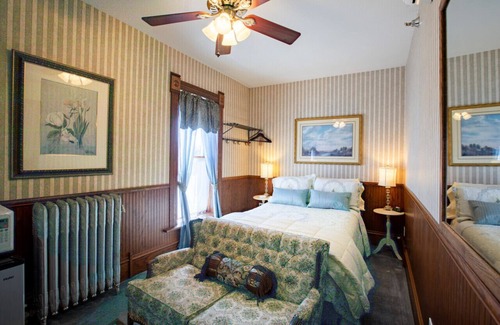 Rush City Hotel | GH 7 · #7 Grant House- The Wilder Suite