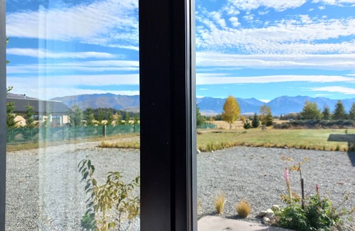 Ben Ohau Cottage | GH Twizel Holiday Cottage located in Mackenzie star gazing reserve