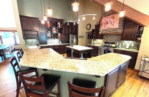 Burley House | GH1 : Gig Harbor Gated Estate Property