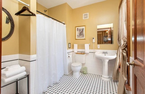 Tofte Hotel | GH9 · #9 Grant House-The Douglass State Room